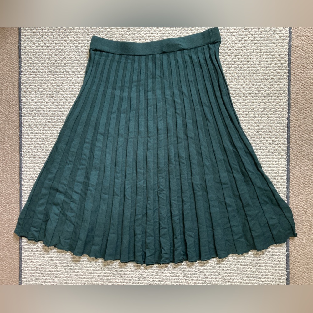 a new day Dark Green Mid-Rise Pleated Sweater Skirt